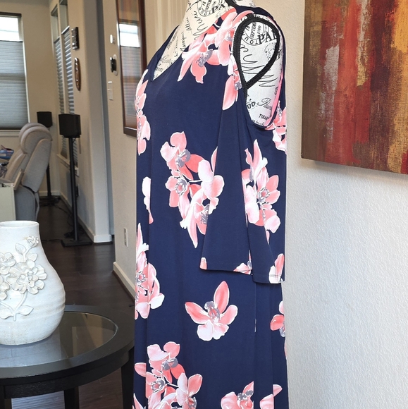 Connected Apparel Cold Shoulder Navy Dress with Pink Floral Design Size 16 - Picture 5 of 9